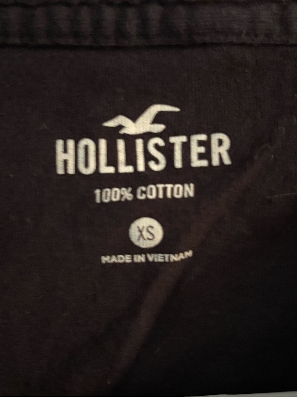 Hollister Men's Black Crewneck Tee - Picture 3 of 3